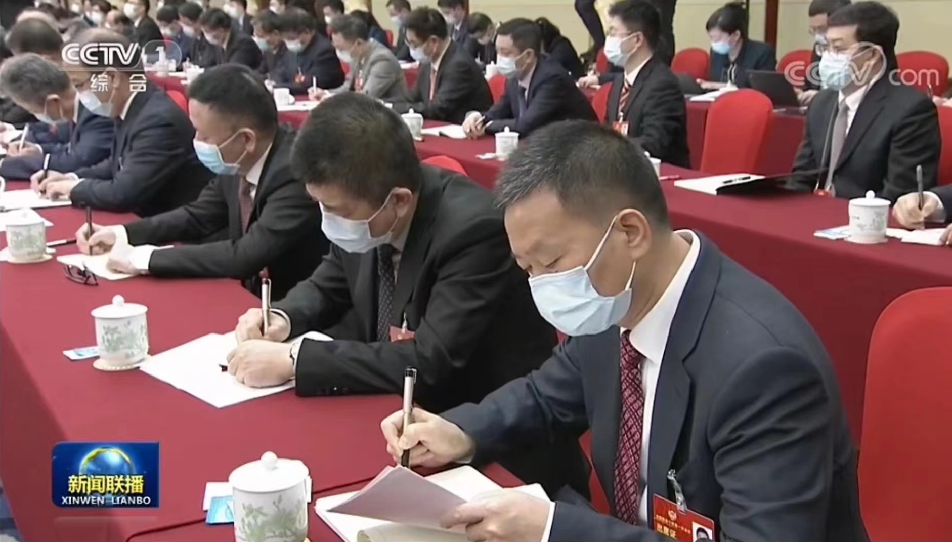 四川新闻联播｜费功全委员：肩负社会责任 促进共同富裕